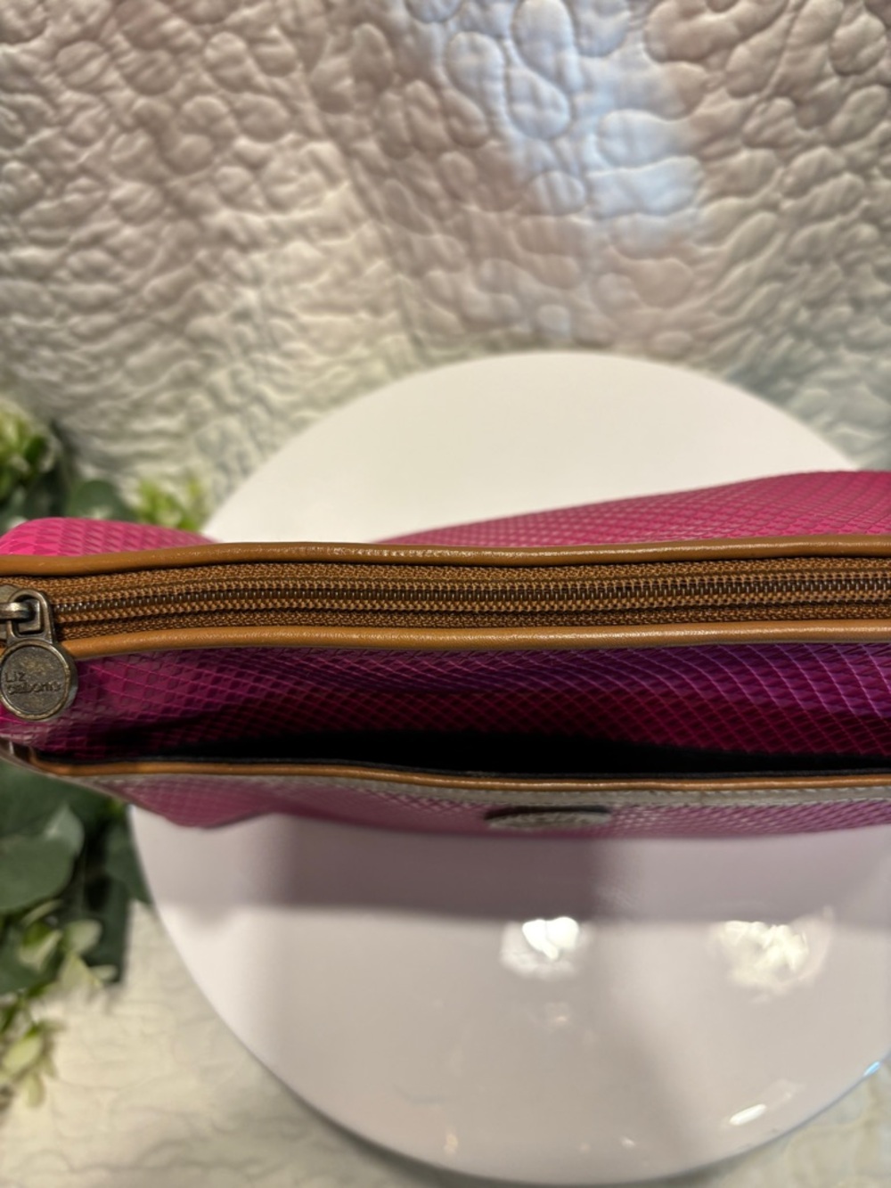Vintage Liz Claiborne Fuchsia Crossbody Bag with Tan Trim - Picture 3 of 9